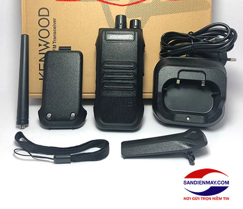 Máy bộ đàm cầm tay Kenwood P802